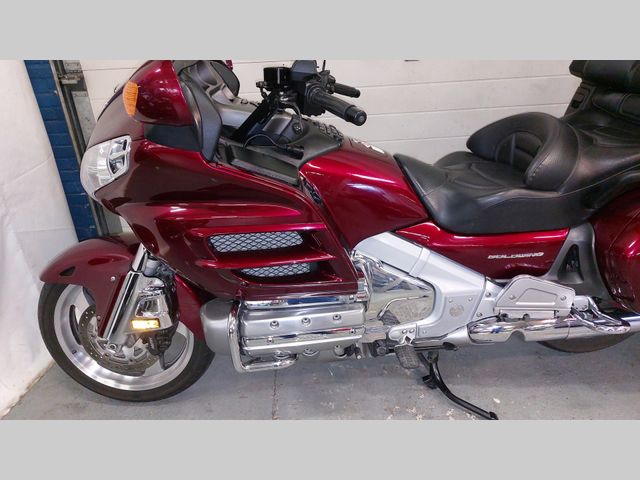 honda - gl-1800-goldwing-abs