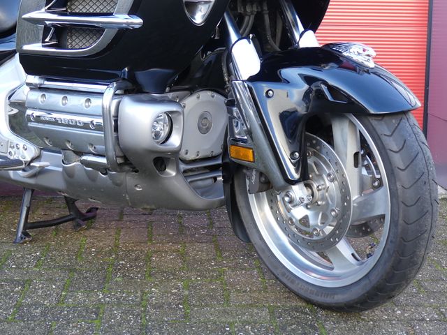 honda - gl-1800-goldwing-abs