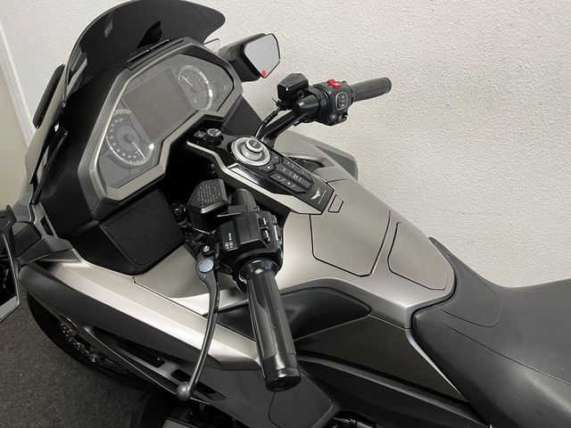 honda - gl-1800-goldwing-abs
