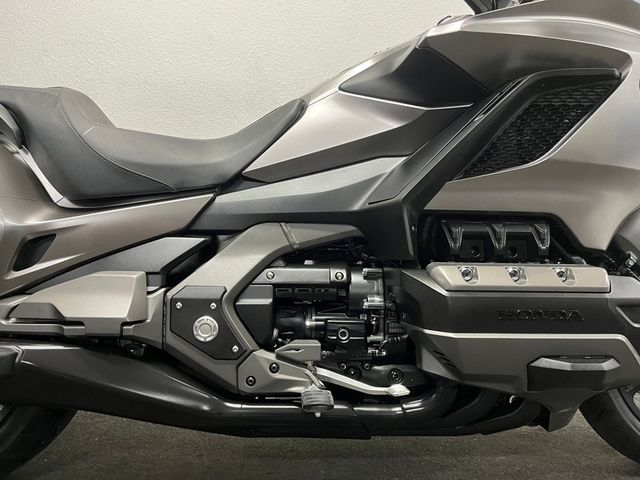 honda - gl-1800-goldwing-abs