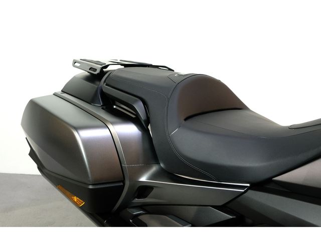 honda - gl-1800-goldwing-bagger