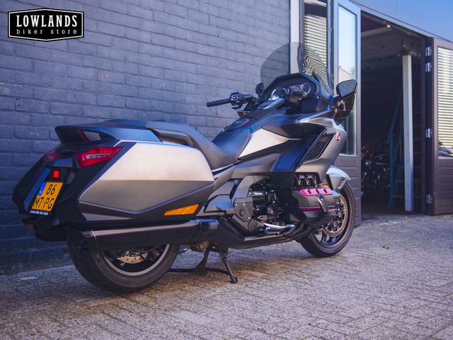 honda - gl-1800-goldwing-bagger-dct