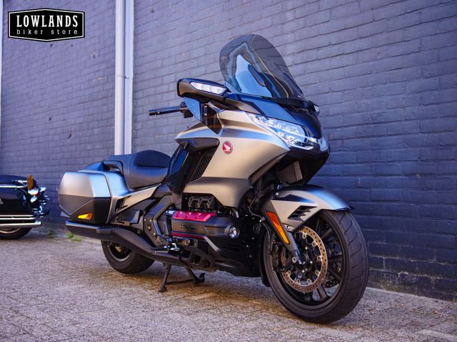 honda - gl-1800-goldwing-bagger-dct