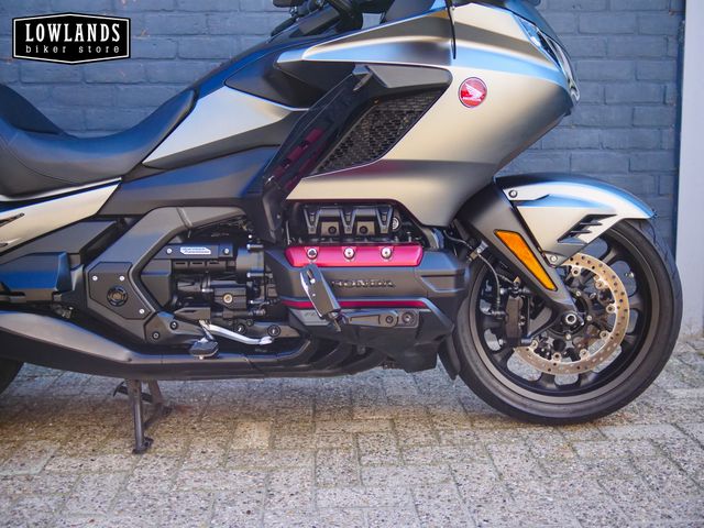 honda - gl-1800-goldwing-bagger-dct