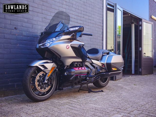 honda - gl-1800-goldwing-bagger-dct