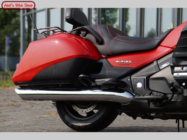 honda - gl-1800-goldwing-c-abs