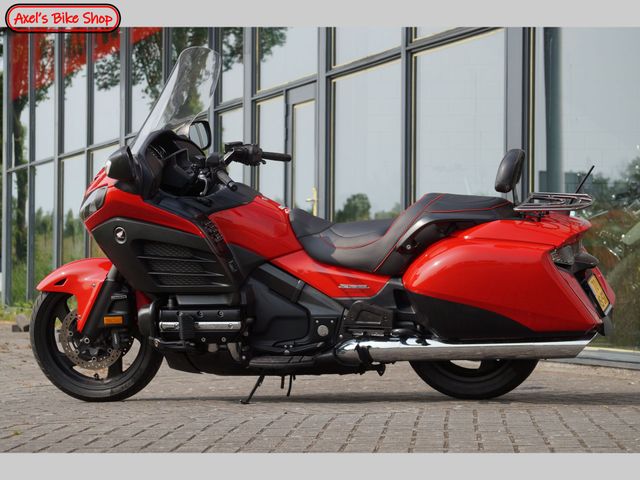 honda - gl-1800-goldwing-c-abs