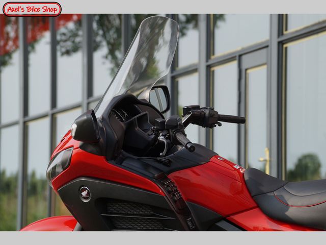 honda - gl-1800-goldwing-c-abs