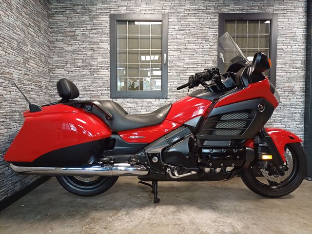 honda - gl-1800-goldwing-f6b