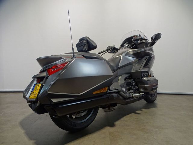 honda - gl-1800-goldwing-f6b