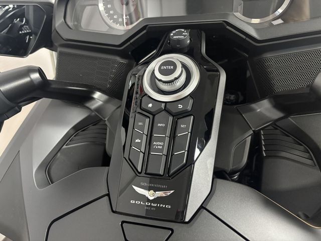 honda - gl-1800-goldwing-f6b