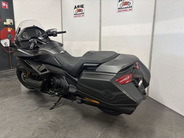 honda - gl-1800-goldwing-f6b