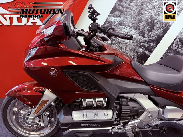 honda - gl-1800-goldwing-tour