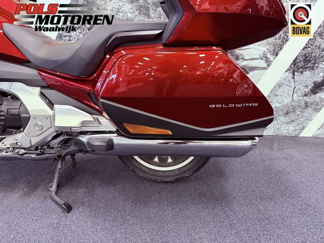 honda - gl-1800-goldwing-tour