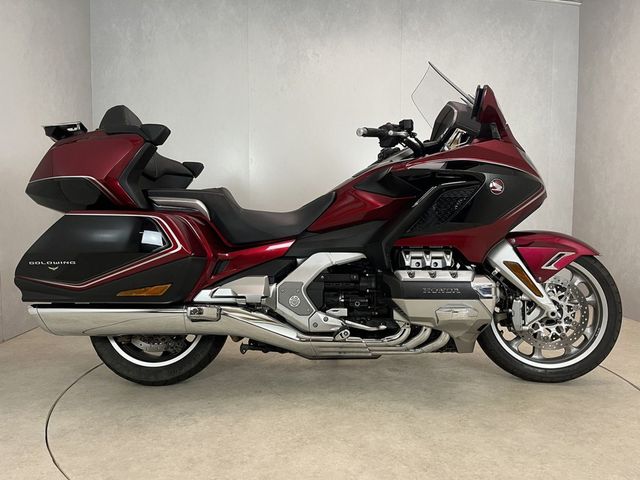 honda - gl-1800-goldwing-tour-dct