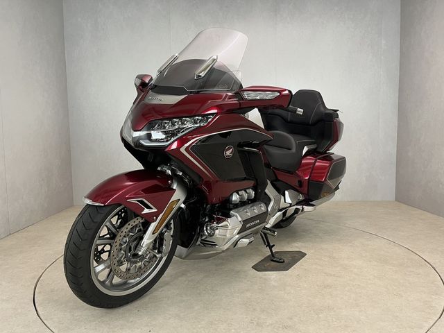 honda - gl-1800-goldwing-tour-dct