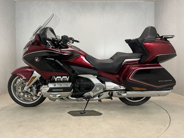 honda - gl-1800-goldwing-tour-dct