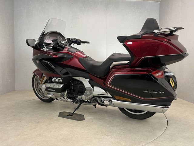 honda - gl-1800-goldwing-tour-dct