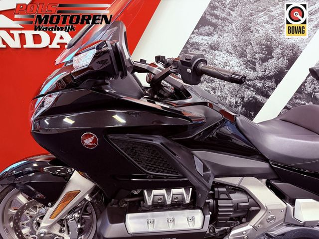 honda - gl-1800-goldwing-tour-dct