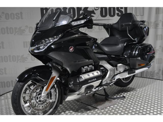 honda - gl-1800-goldwing-tour-dct