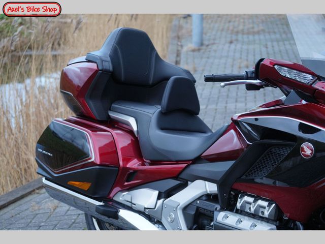 honda - gl-1800-goldwing-tour-dct