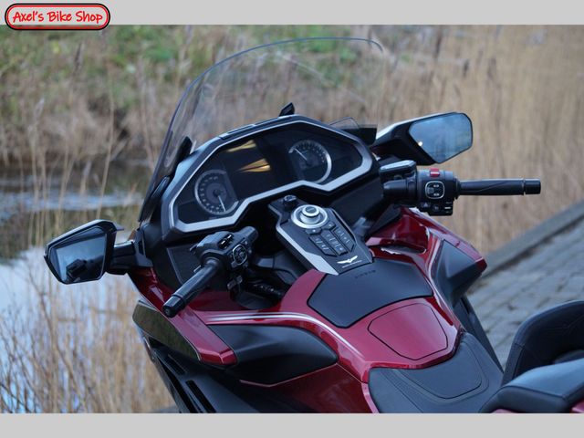 honda - gl-1800-goldwing-tour-dct