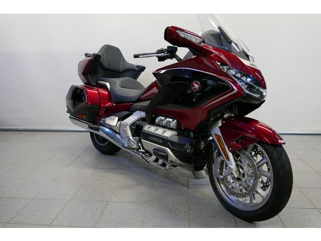 honda - gl-1800-goldwing-tour-dct