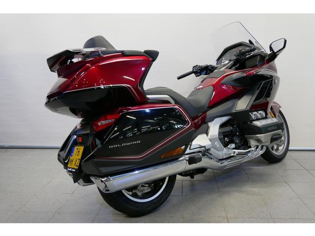 honda - gl-1800-goldwing-tour-dct