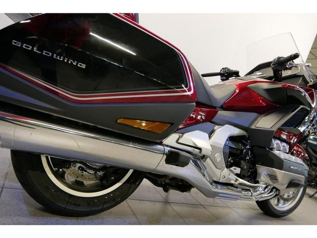 honda - gl-1800-goldwing-tour-dct