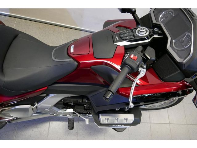 honda - gl-1800-goldwing-tour-dct