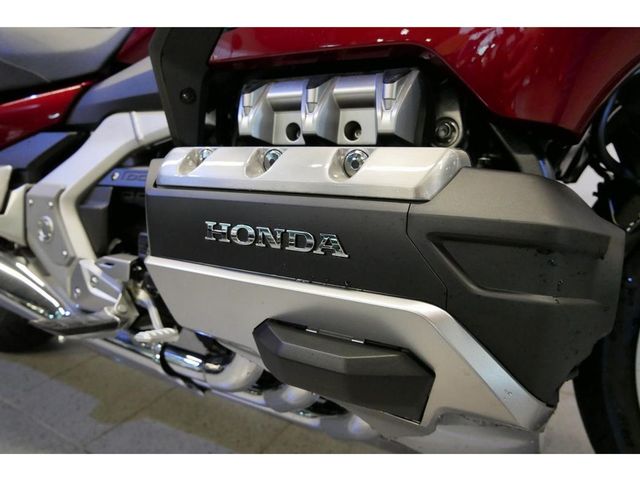 honda - gl-1800-goldwing-tour-dct