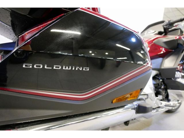 honda - gl-1800-goldwing-tour-dct
