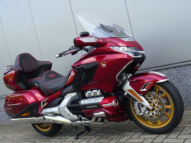 honda - gl-1800-goldwing-touring