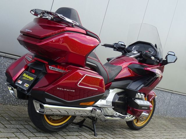 honda - gl-1800-goldwing-touring