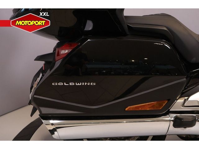 honda - gl-1800-goldwing-touring