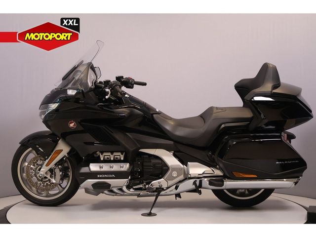 honda - gl-1800-goldwing-touring