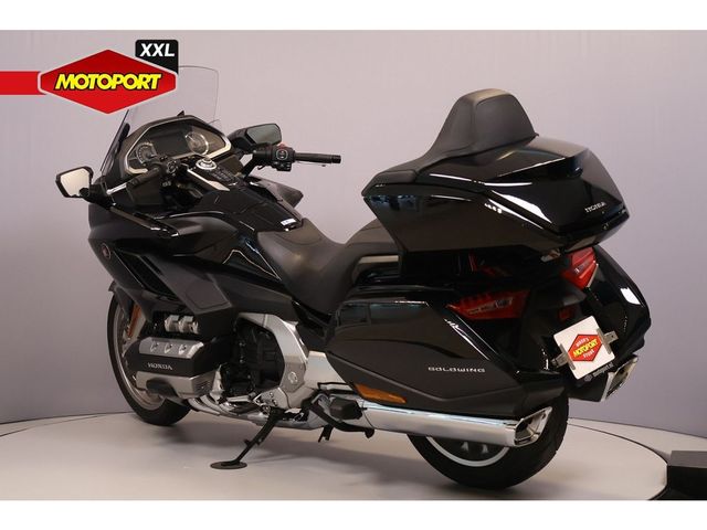 honda - gl-1800-goldwing-touring