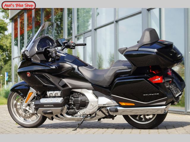 honda - gl-1800-goldwing-touring-deluxe