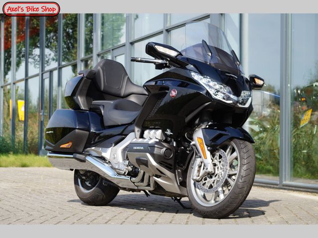 honda - gl-1800-goldwing-touring-deluxe