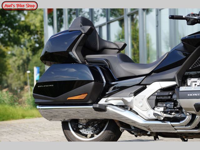 honda - gl-1800-goldwing-touring-deluxe