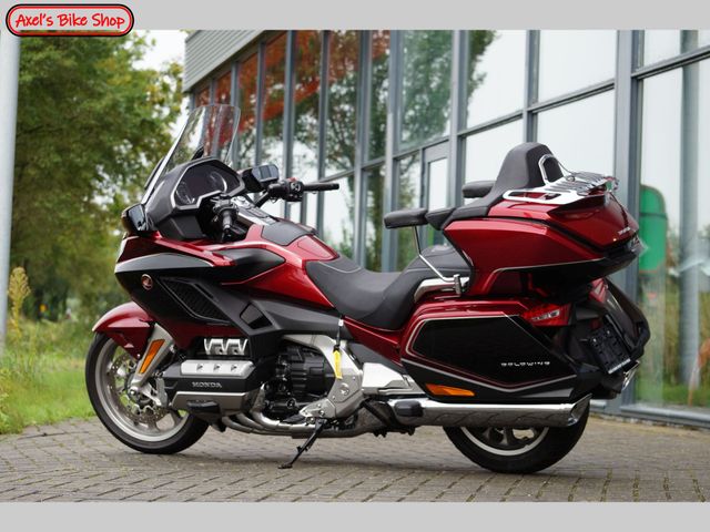 honda - gl-1800-goldwing-touring-deluxe