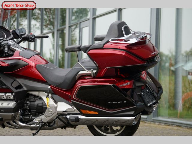 honda - gl-1800-goldwing-touring-deluxe