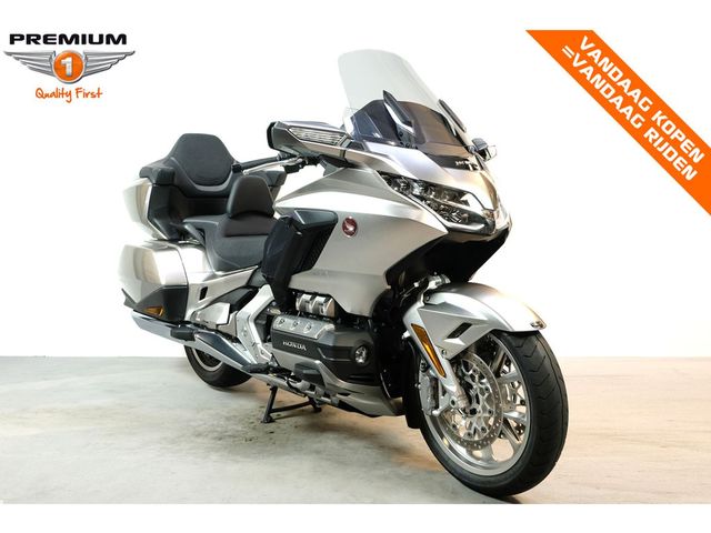 honda - gl-1800-goldwing-touring-deluxe