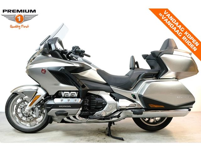 honda - gl-1800-goldwing-touring-deluxe