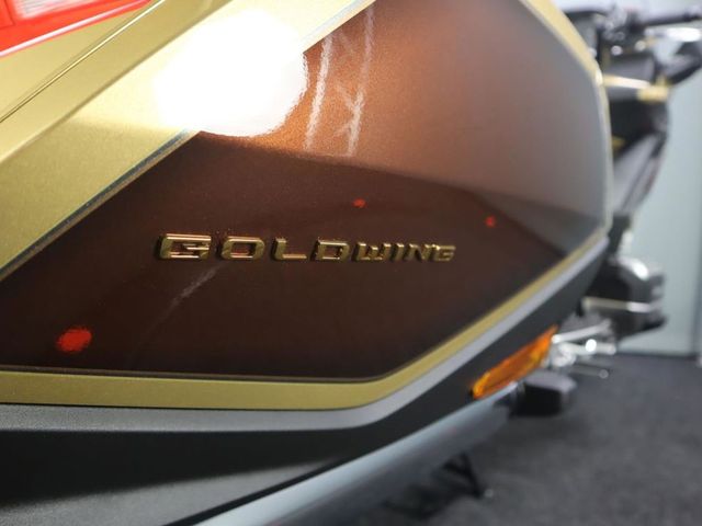 honda - goldwing-touring-deluxe