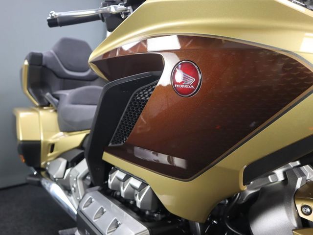 honda - goldwing-touring-deluxe
