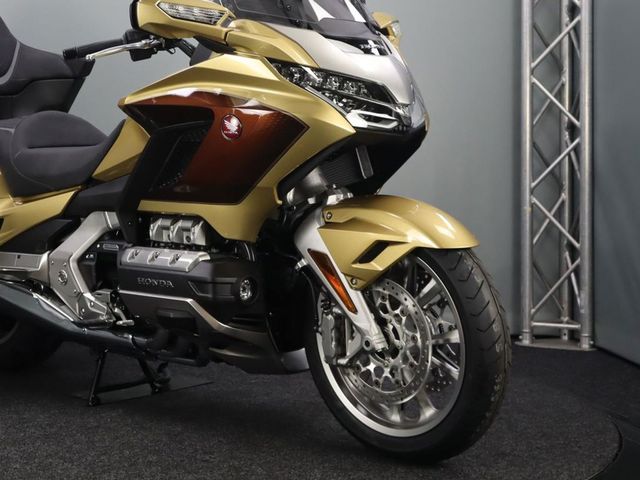 honda - goldwing-touring-deluxe