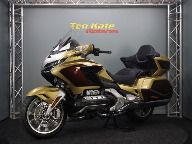 honda - goldwing-touring-deluxe