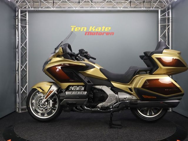 honda - goldwing-touring-deluxe