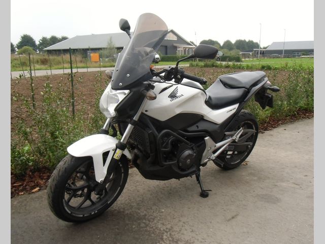 honda - nc-700-s-dct